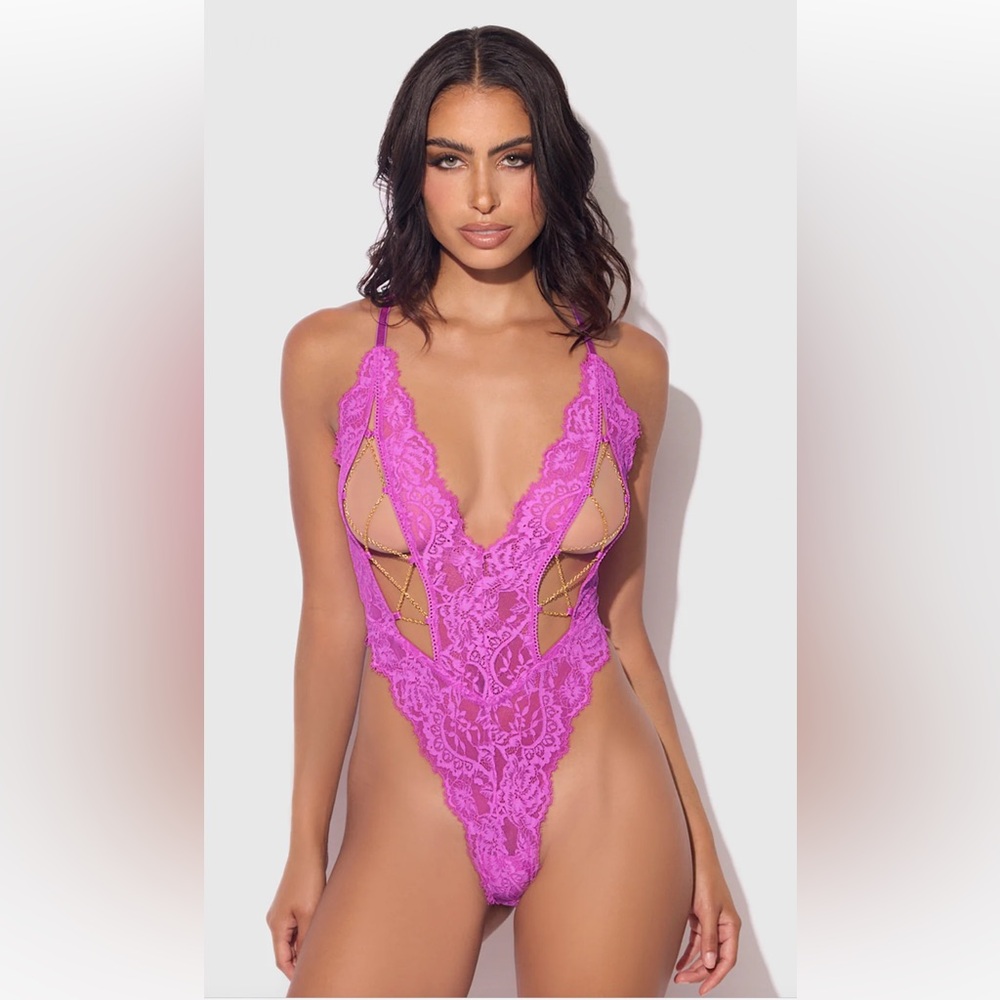 Lace and Chain, oh my!